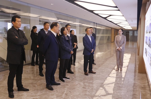 參觀.JPG 參觀.JPG